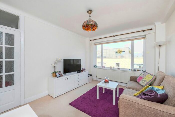 1 Bedroom Flat To Rent In Woodlands Gate, Woodlands Way, London, SW15