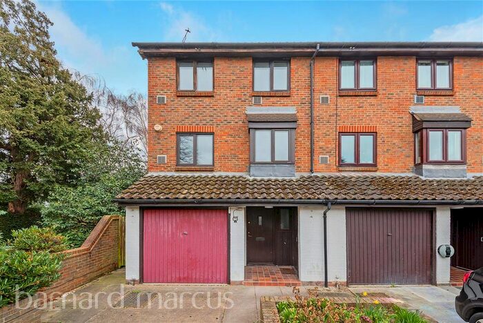 5 Bedroom End Of Terrace House To Rent In Wyke Close, Isleworth, TW7