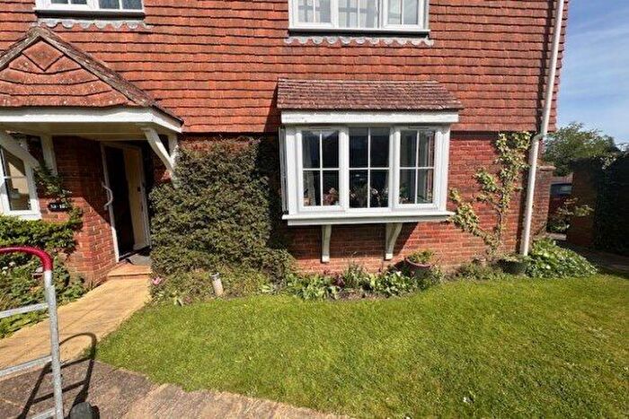 2 Bedroom Flat To Rent In Little Park, Wadhurst, TN5