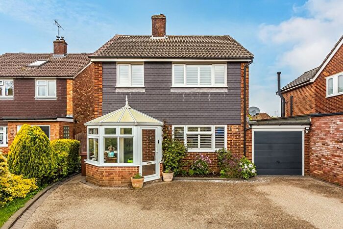 3 Bedroom Detached House For Sale In St Andrews Way, Oxted, RH8