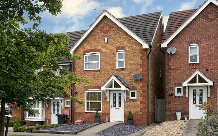 3 Bedroom Town House To Rent In Hawkeswell Drive, Kingswinford, DY6