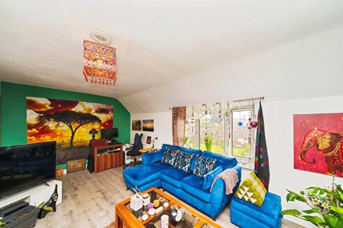 2 Bedroom Flat For Sale In Townfield Lane, Wirral, CH63