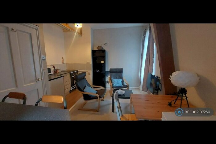1 Bedroom Flat To Rent In Astley, Manchester, M29