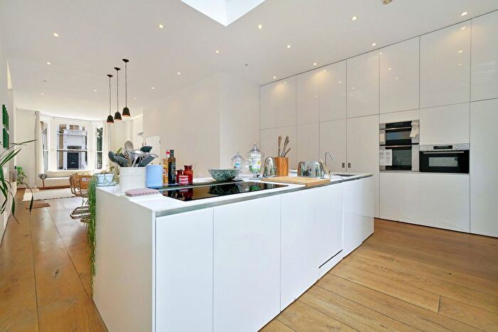 3 Bedroom Flat For Sale In Coleherne Road, SW10