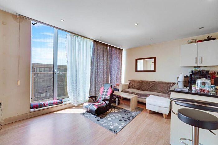 1 Bedroom Apartment For Sale In The Galley, Gallions Reach, E16