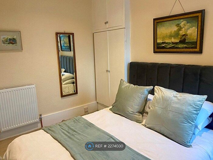 2 Bedroom Flat To Rent In Carlton Road, Eastbourne, BN22