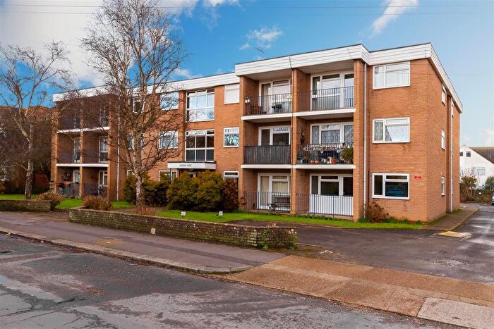 2 Bedroom Flat For Sale In Downview Road, Worthing, BN11
