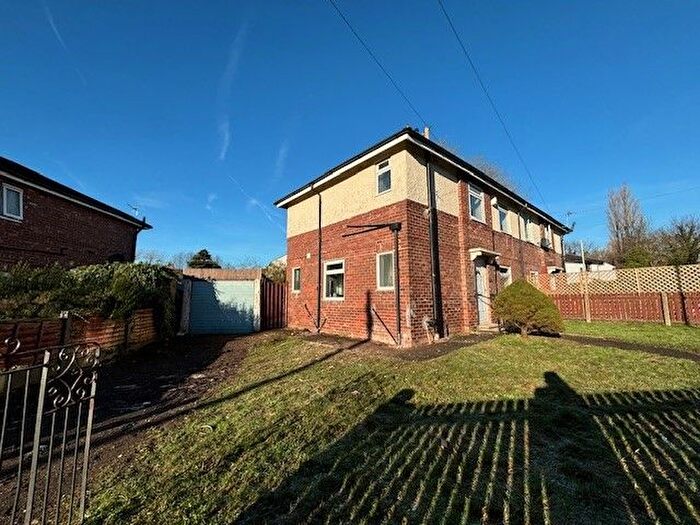 3 Bedroom Semi Detached House To Rent In Hawthorn Road, Preston, PR2