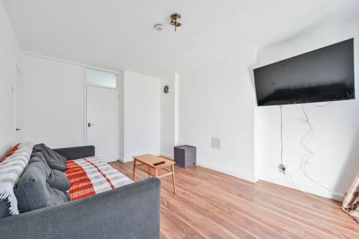 1 Bedroom Flat To Rent In Vince Street, Shoreditch, London, EC1V