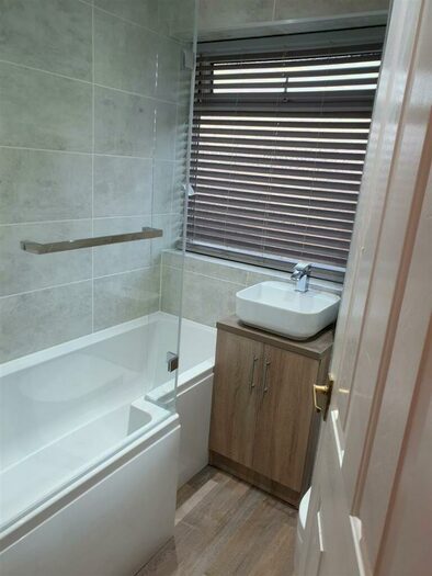 3 Bedroom Semi-Detached House To Rent In Neston Drive Cinderhill Nottingham, NG6