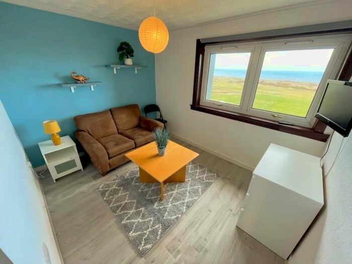 2 Bedroom Flat To Rent In Bayview Court, Aberdeen, AB24