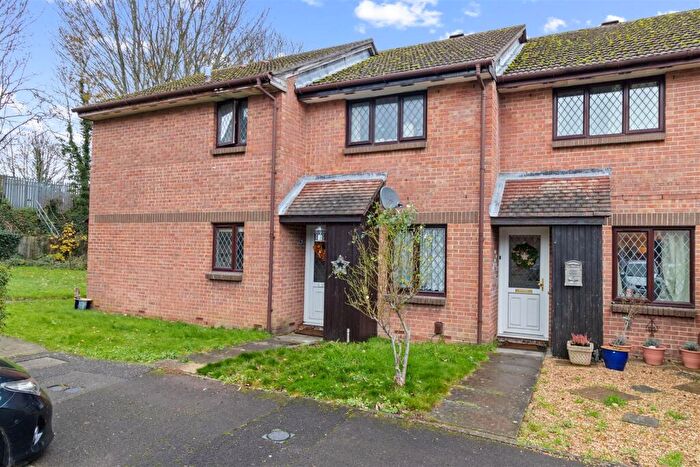 2 Bedroom Terraced House For Sale In Drum Mead, Petersfield, GU32