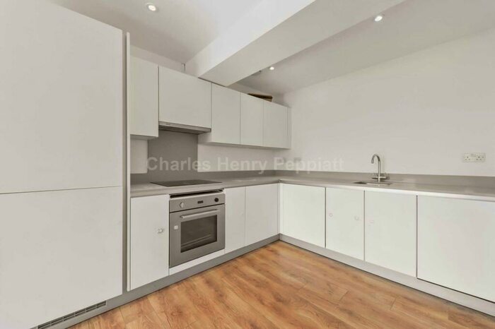 2 Bedroom Apartment To Rent In Greens End, Woolwich, SE18