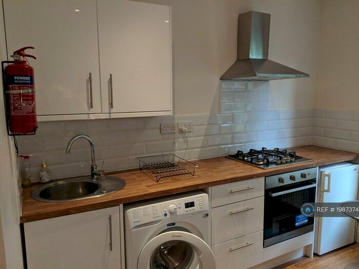 Studio To Rent In Crouch End, London, N8