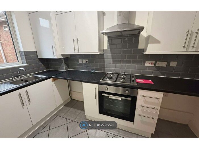 2 Bedroom Flat To Rent In Halebank Road, Widnes, WA8