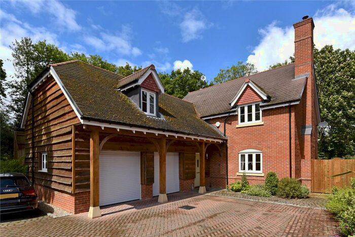 4 Bedroom Detached House To Rent In Gardeners Copse, Sonning Common, Reading, RG4