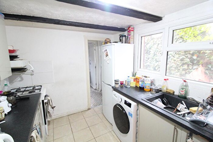 4 Bedroom Semi Detached House To Rent In Southover Street, Brighton, BN2