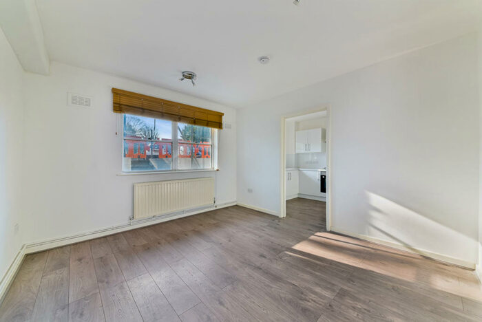 1 Bedroom Apartment To Rent In The Gardens, East Dulwich London, SE22