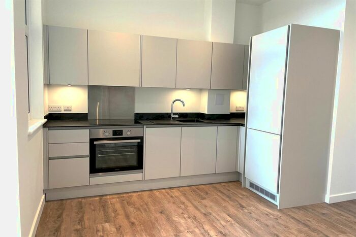 2 Bedroom Flat To Rent In Staines TW18