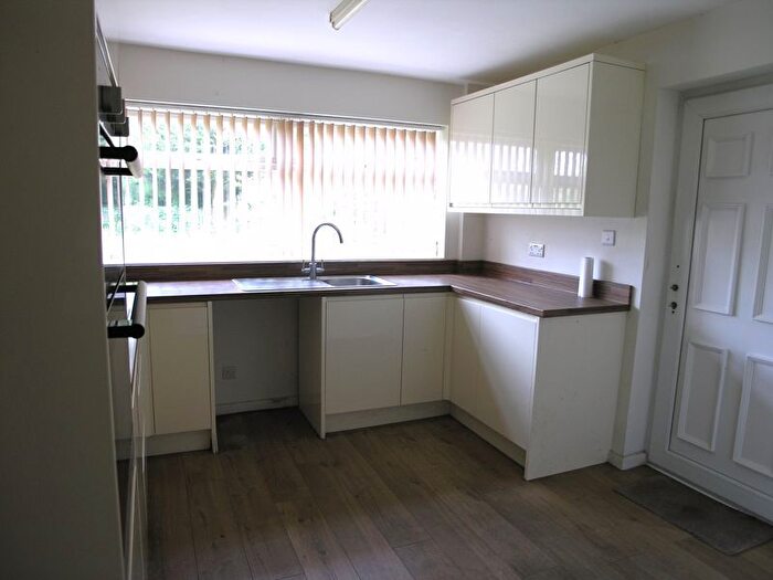 4 Bedroom Detached House To Rent In Lewis Street, Bilston, WV14
