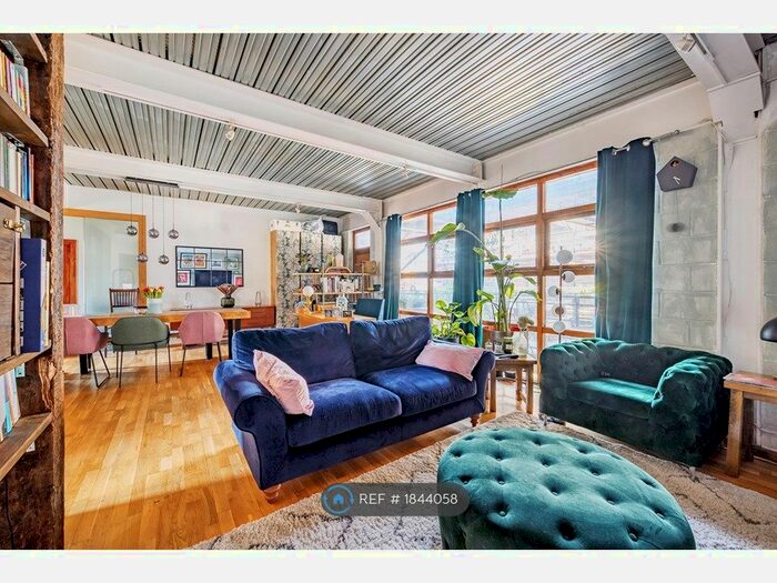 2 Bedroom Flat To Rent In New Crescent Yard, Brent, London, NW10