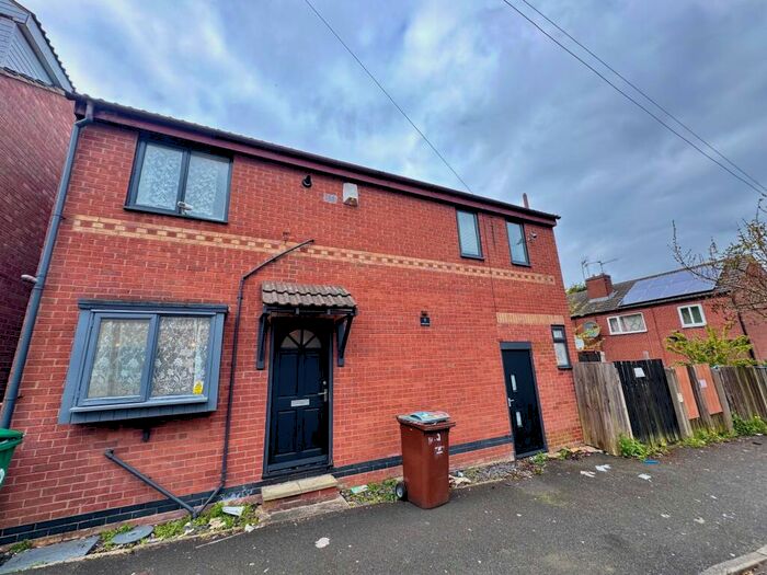 3 Bedroom House To Rent In Constance Street, Basford, NG7