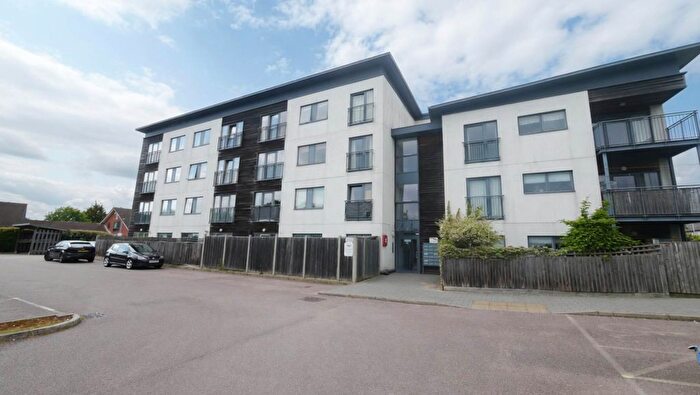 1 Bedroom Flat For Sale In Forum House With Own Private Garden, Hatfield, AL10