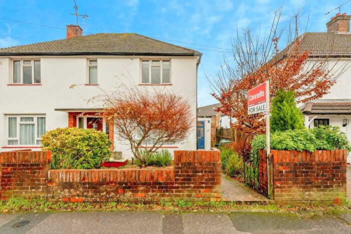 2 Bedroom Maisonette For Sale In The Crossways, Merstham, Redhill, RH1