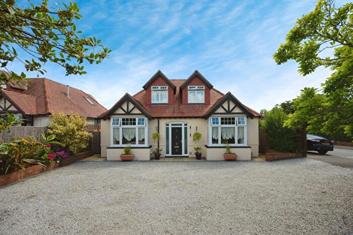 5 Bedroom Chalet For Sale In London Road, Widley, Waterlooville, PO7