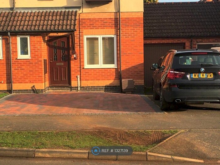 3 Bedroom Semi-Detached House To Rent In Haweswater Road, Kettering NN16