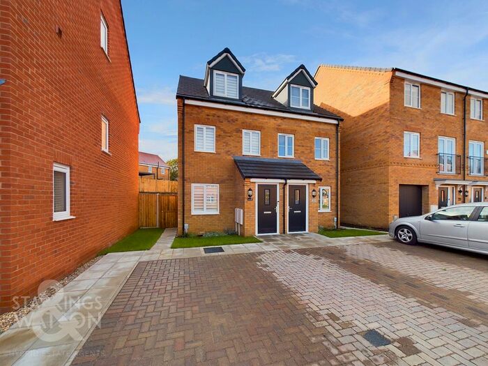 3 Bedroom Semi-Detached House To Rent In Birchwood Road, Hellesdon, Norwich, NR6