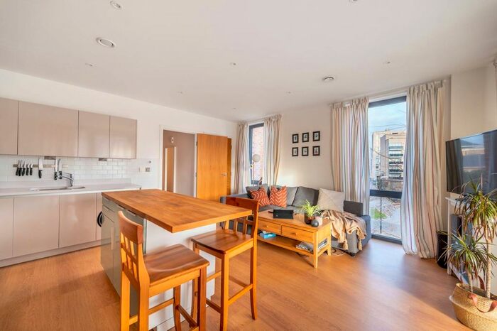 2 Bedroom Flat To Rent In Hansel Road, Maida Vale, London, NW6