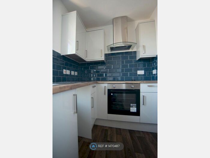 2 Bedroom Flat To Rent In Godwin Road, Cliftonville, Margate, CT9