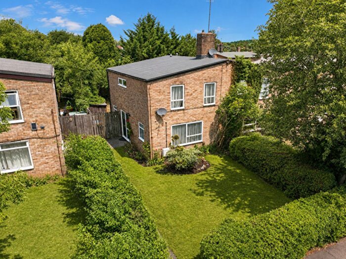 3 Bedroom Semi-Detached House For Sale In Dawley, Welwyn Garden City, AL7