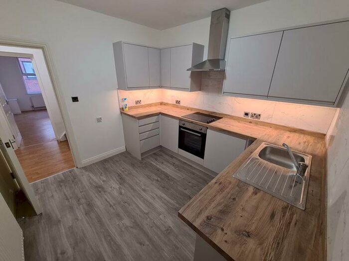 2 Bedroom Flat To Rent In Gordon Road, Aldershot, GU11