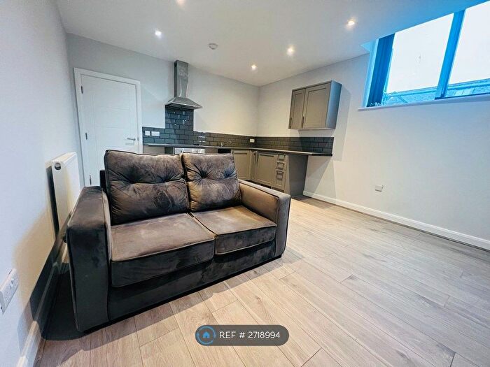 1 Bedroom Flat To Rent In Richardshaw Lane, Pudsey, LS28