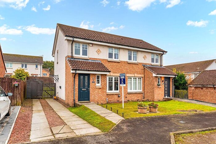 3 Bedroom Semi-Detached House For Sale In Milnquarter Road, Bonnybridge, FK4
