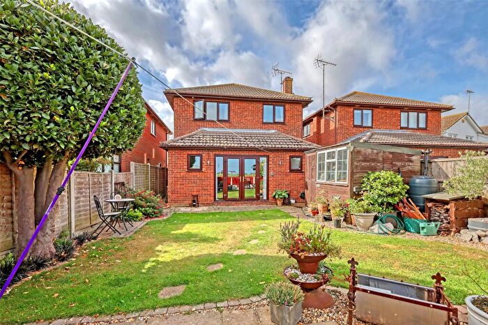 4 Bedroom Detached House For Sale In Seaview Drive, Great Wakering, Essex, SS3