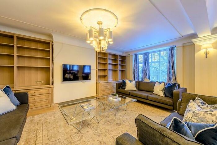 4 Bedroom Flat To Rent In Park Road, London, NW8