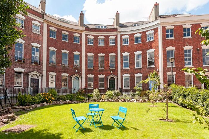 8 Bedroom Terraced House To Rent In Berkeley Crescent, Bristol, BS8