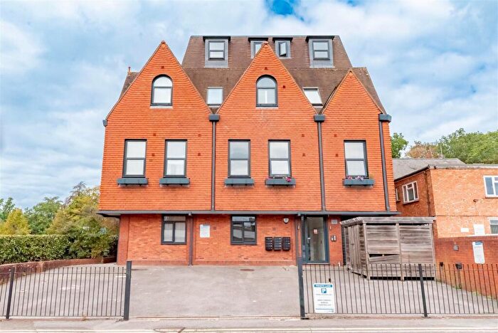 2 Bedroom Apartment For Sale In Park Street, Camberley, GU15