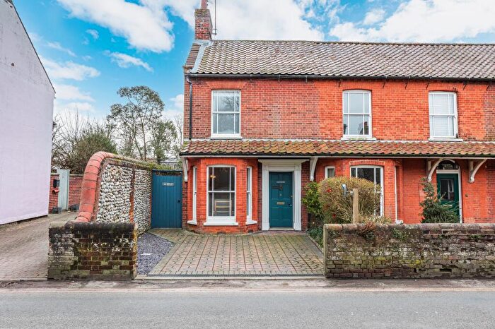 2 Bedroom Cottage For Sale In Chain Free On Cromer Road, Holt, NR25