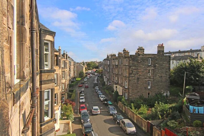 2 Bedroom Flat To Rent In Meadowbank Crescent, Meadowbank, Edinburgh, EH8