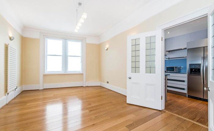 3 Bedroom Apartment To Rent In Glentworth Street, Marylebone, London, NW1