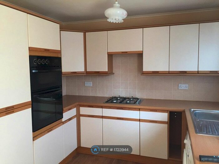 3 Bedroom End Of Terrace House To Rent In Dalwood Close, Bransholme, Hull, HU7