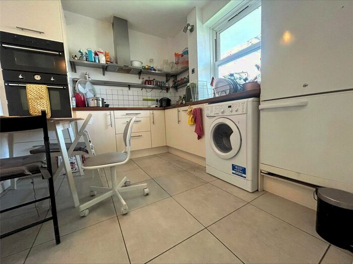 3 Bedroom Apartment To Rent In Aldenham House, Aldenham Street, London, NW1