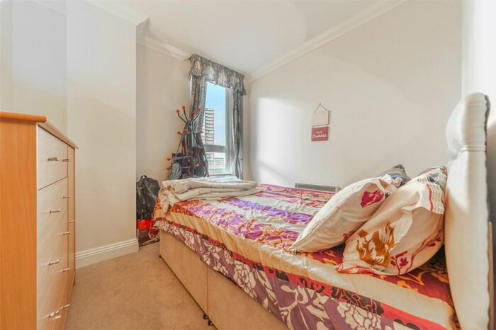 2 Bedroom Apartment To Rent In Lanark Square, Canary Wharf, London, E14