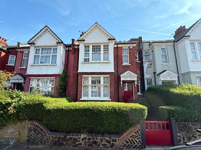4 Bedroom Terraced House For Sale In Spencer Avenue, London, N13
