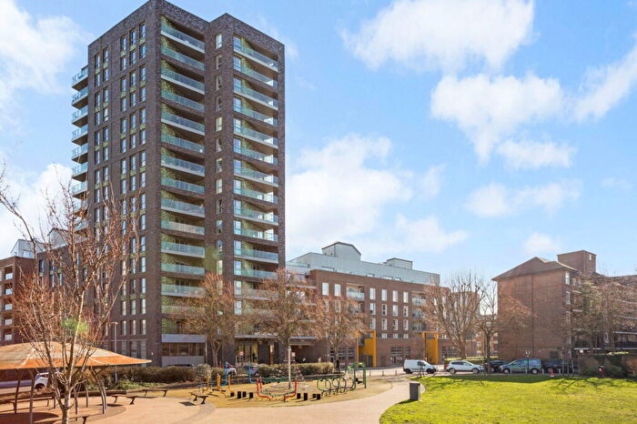 2 Bedroom Flat For Sale In Creekside, London, SE8