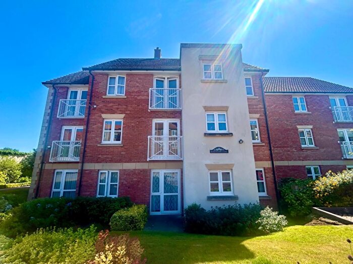 1 Bedroom Flat To Rent In Bed First Floor Flat, Gordon Road, Bridlington, YO16